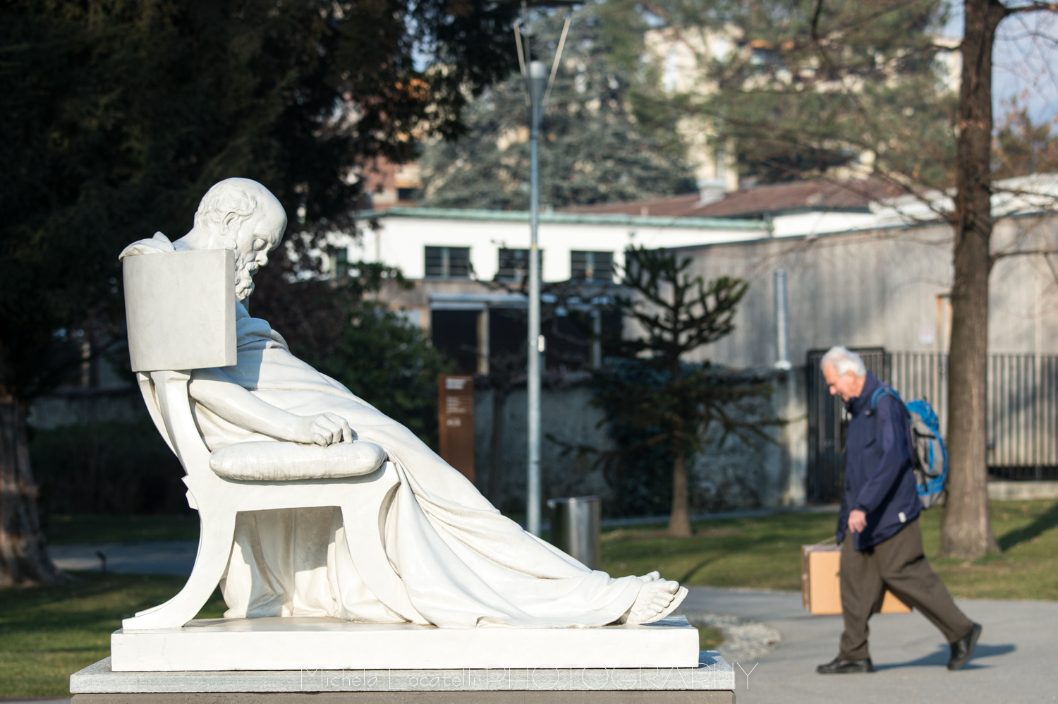 Passeggiando a Lugano - Parco Ciani 2018 Statua,Ticino,lago,lugano,parco ciani,sedia,svizzera,swiss,uccelli,uomo,