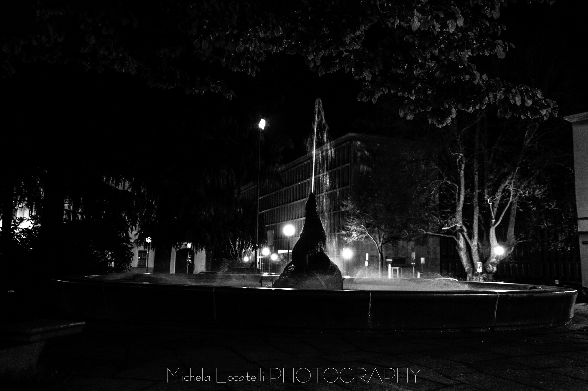 Bellinzona Bellinzona,b&w,bianco e nero,foca,night,notte,piazza,ticino,ticinoturismo,
