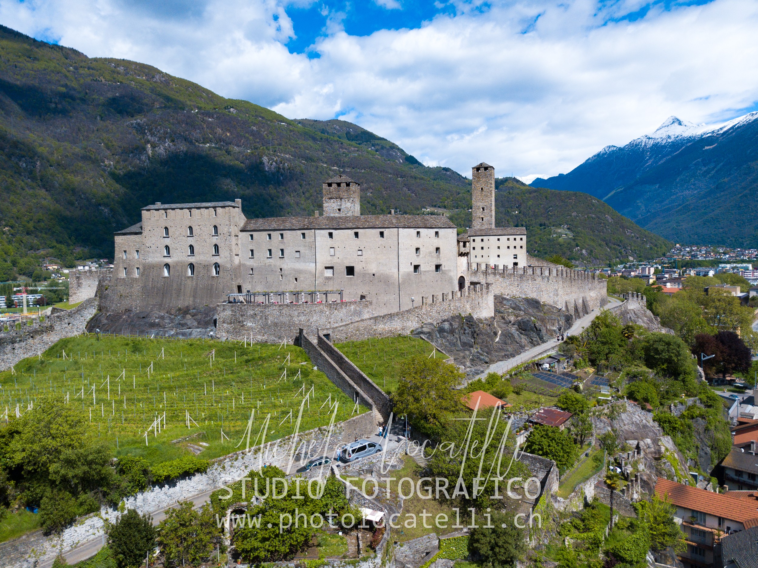 Bellinzona 2019,Bellinzona,Bellinzonese,Landscape,Places,Schweiz,Switzerland,cittÃ ,city,drone,michela@photolocatelli.ch,paesaggio,palazzo civico,photolocatelli.ch,svizzera,swiss,ticino,ticino turismo,
