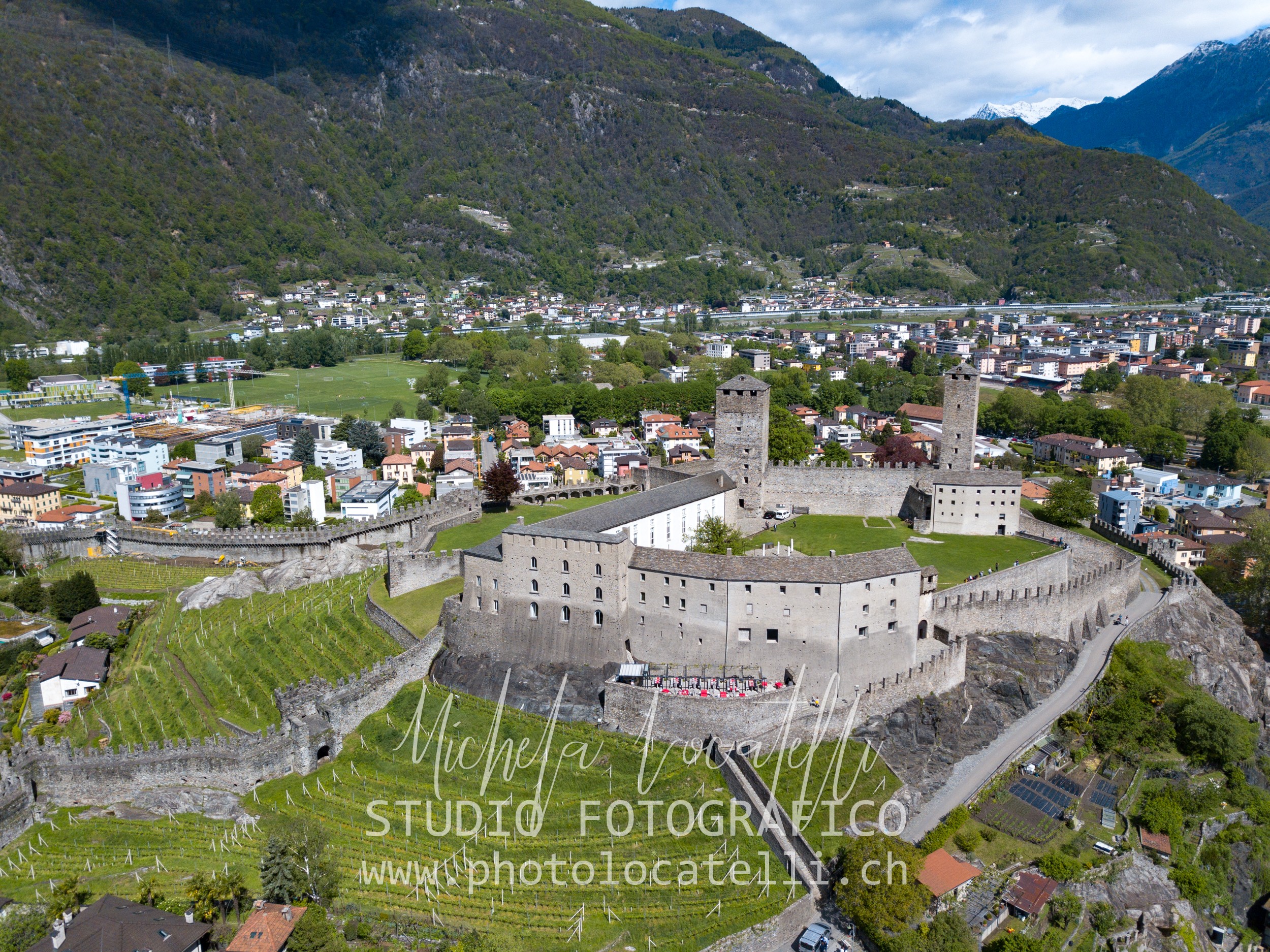 Bellinzona 2019,Bellinzona,Bellinzonese,Landscape,Places,Schweiz,Switzerland,cittÃ ,city,drone,michela@photolocatelli.ch,paesaggio,palazzo civico,photolocatelli.ch,svizzera,swiss,ticino,ticino turismo,